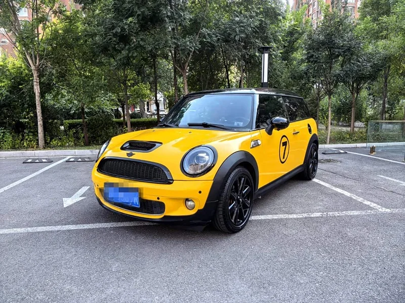 MINI CLUBMAN — фото 1