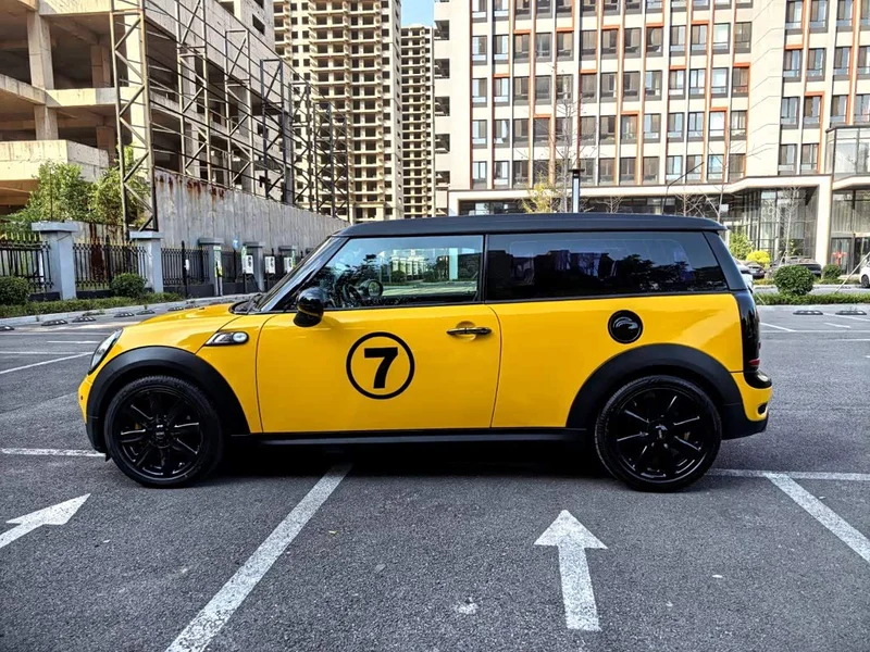 MINI CLUBMAN — фото 14