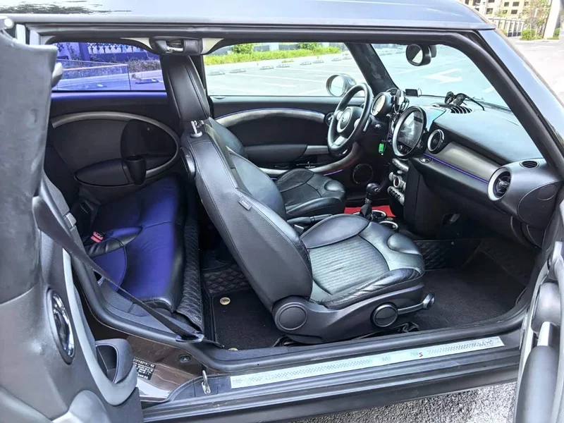 MINI CLUBMAN — фото 7