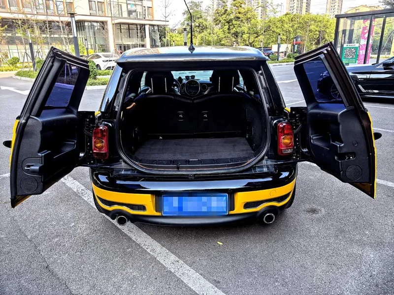 MINI CLUBMAN — фото 10