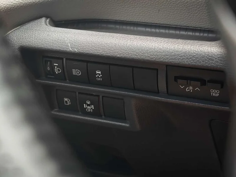 Toyota Sienna — фото 13