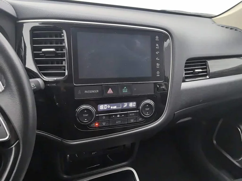 Mitsubishi Outlander — фото 12