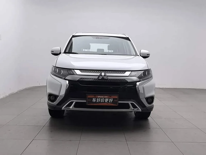 Mitsubishi Outlander — фото 3