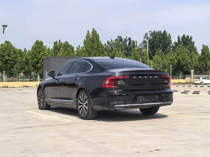 Volvo S90 — фото 9