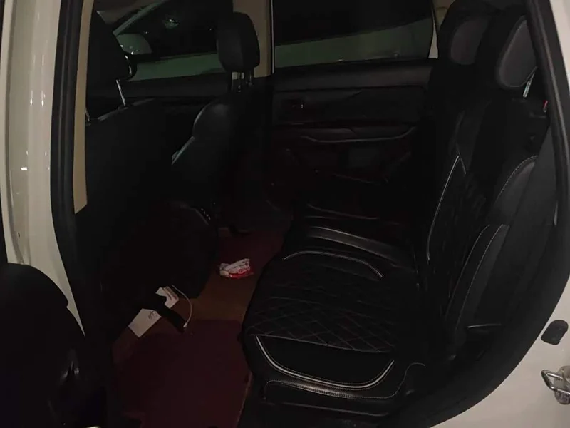 Mitsubishi Outlander — фото 11