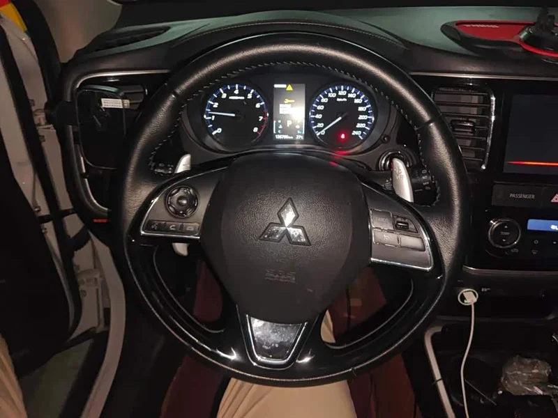 Mitsubishi Outlander — фото 15