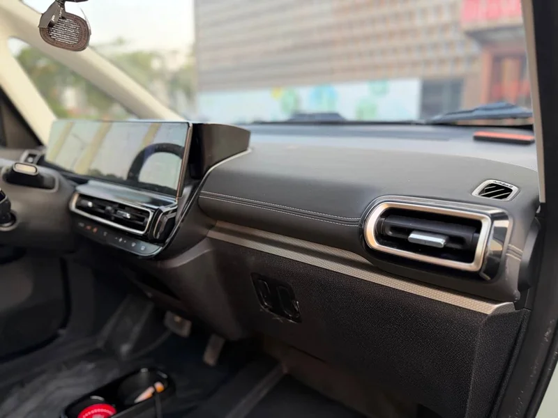 Baojun KiWi EV — фото 16