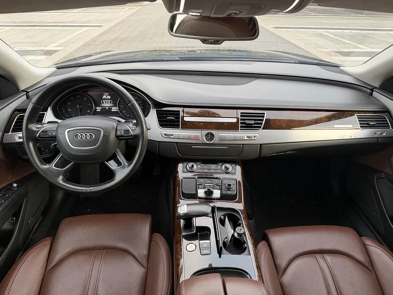 Audi A8 — фото 9