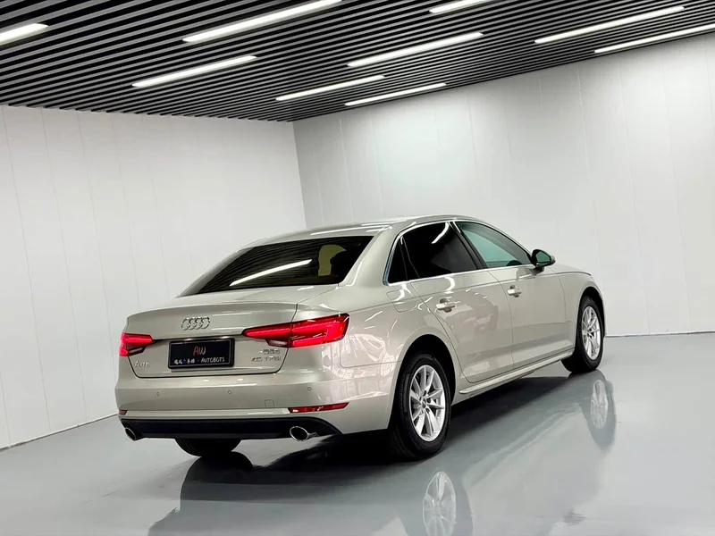 Audi A4L — фото 7