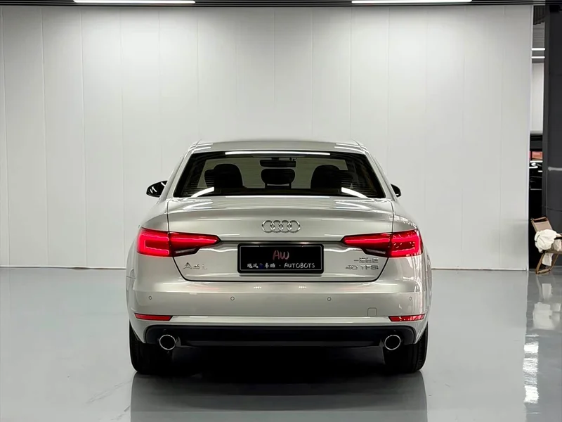 Audi A4L — фото 8