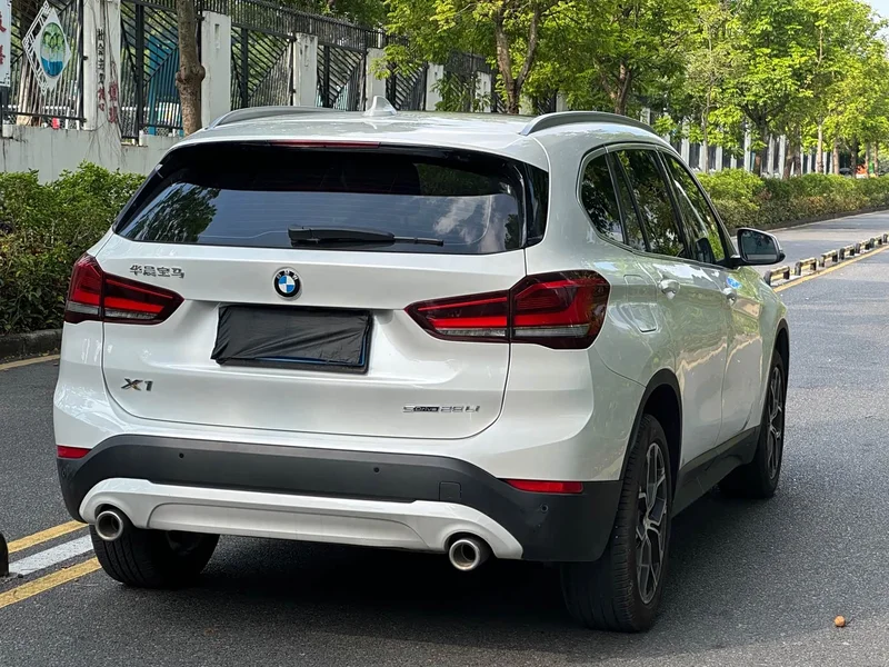 BMW X1 — фото 12