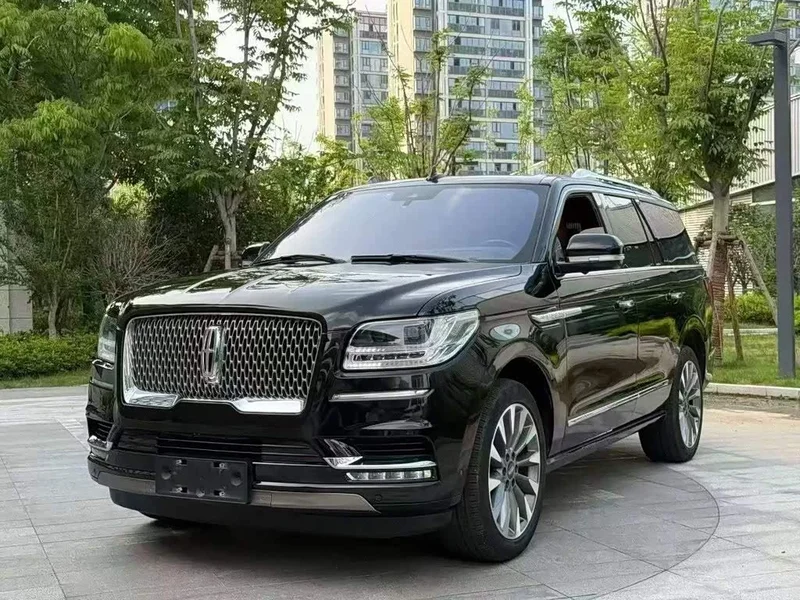 Lincoln Navigator — фото 1