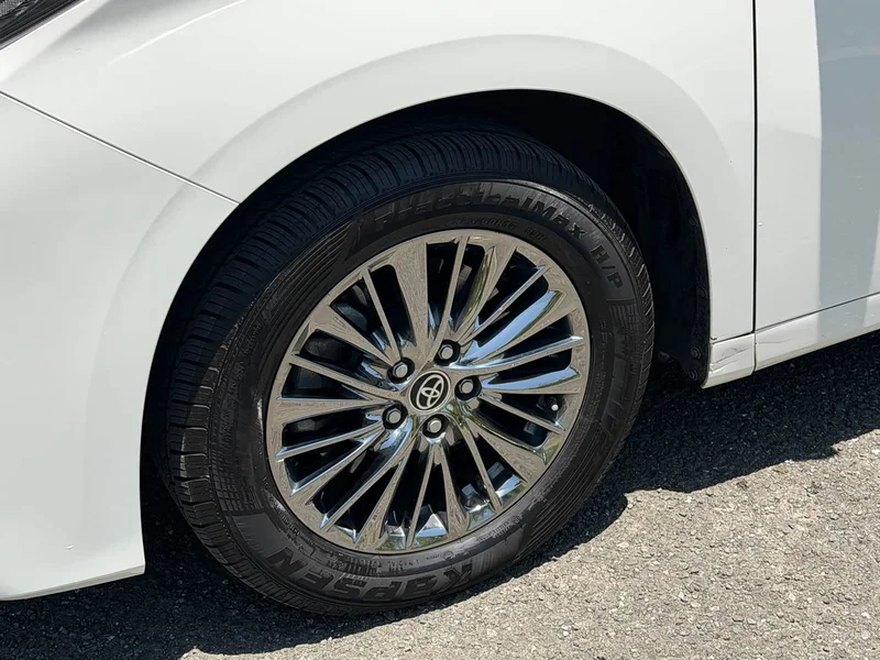 Toyota Alphard — фото 11