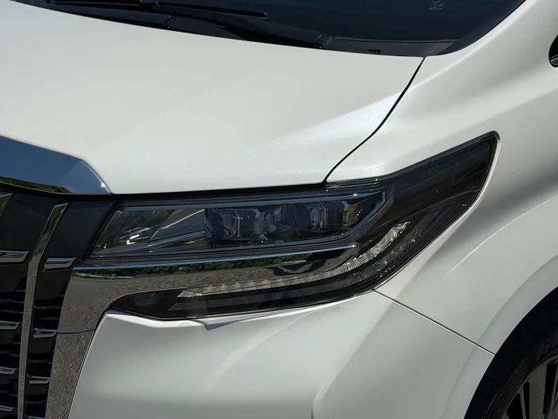 Toyota Alphard — фото 12