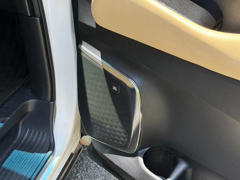 Toyota Alphard — фото 17