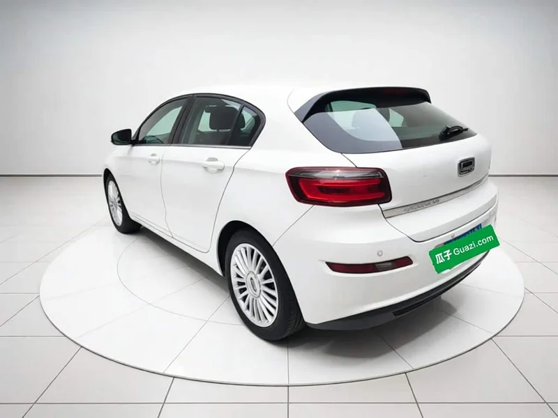 Qoros 3 — фото 4