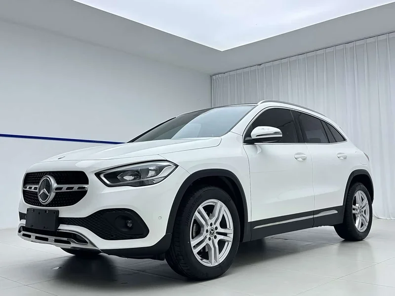 Mercedes-Benz GLA — фото 1
