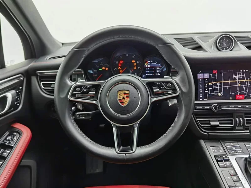 Porsche Macan — фото 11