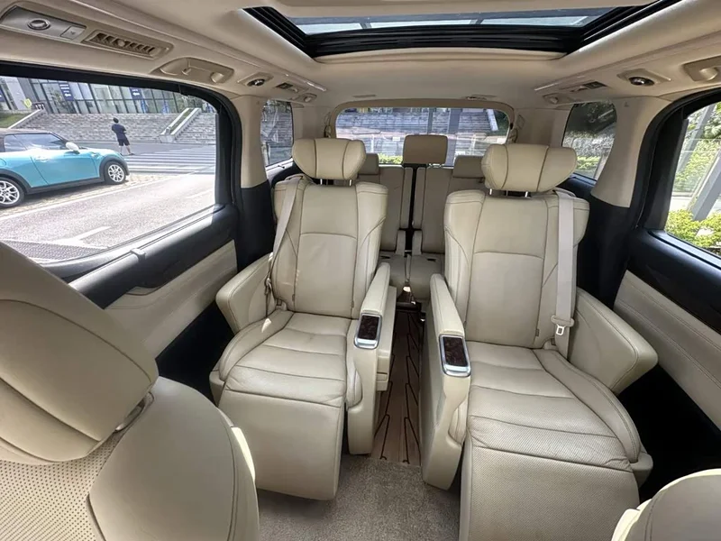 Toyota Alphard — фото 11