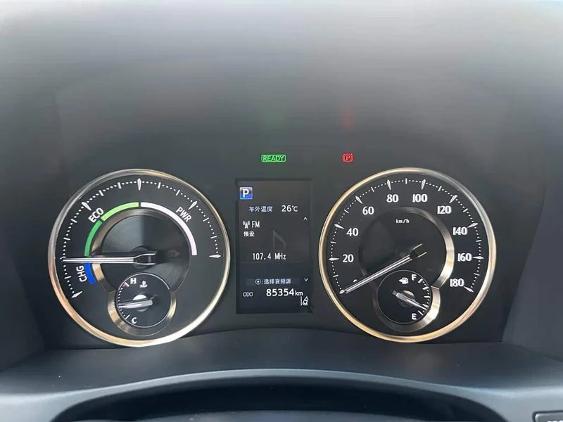 Toyota Alphard — фото 16