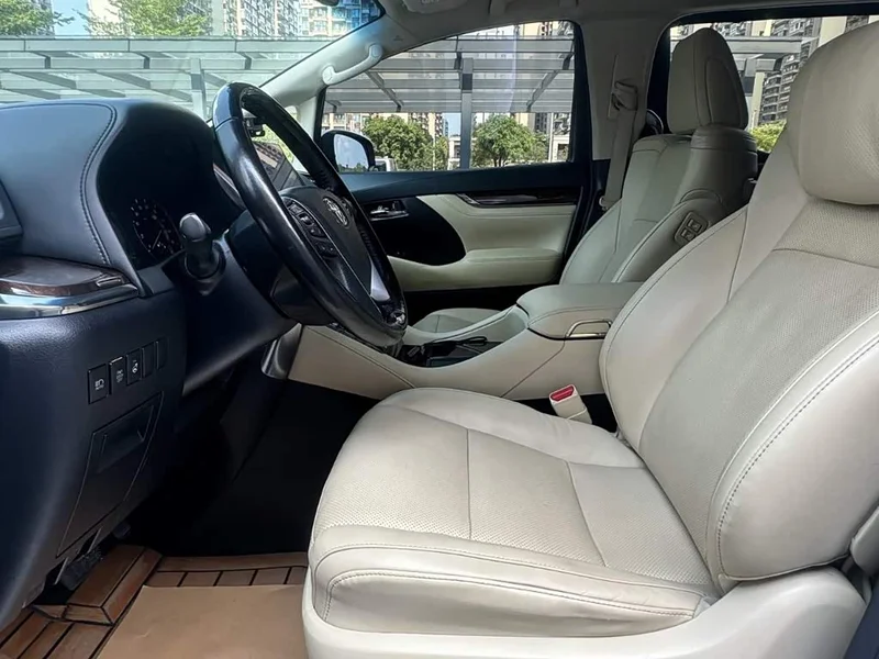 Toyota Alphard — фото 7