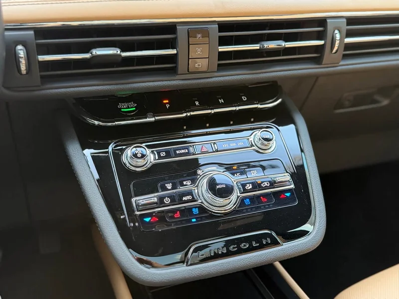 Jeep Renegade — фото 16