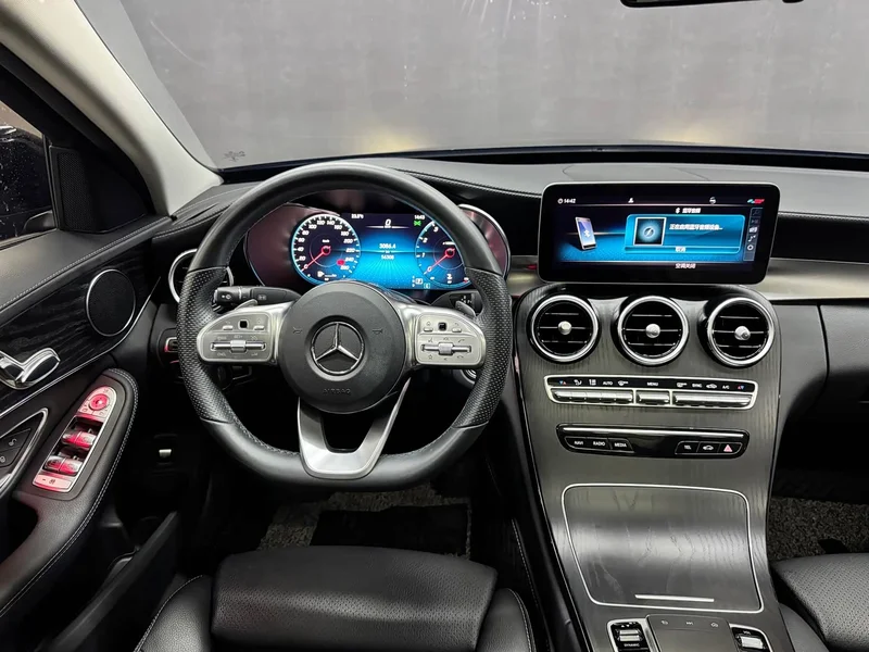 Mercedes-Benz C-Class — фото 12