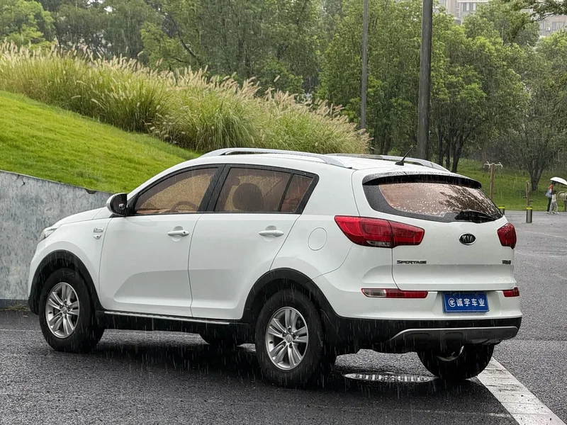 Kia Sportage — фото 15