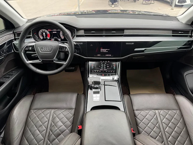 Audi A8 — фото 15