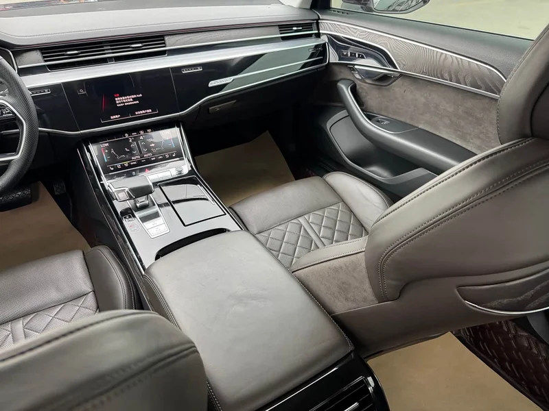 Audi A8 — фото 17