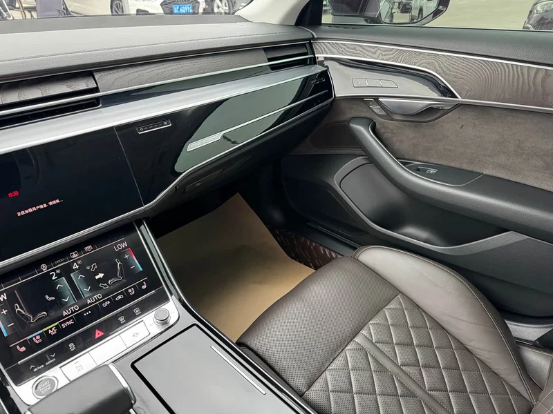 Audi A8 — фото 10
