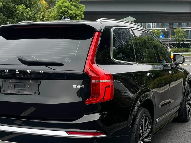 Volvo XC90 — фото 8