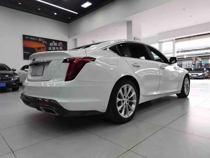Cadillac CT5 — фото 9