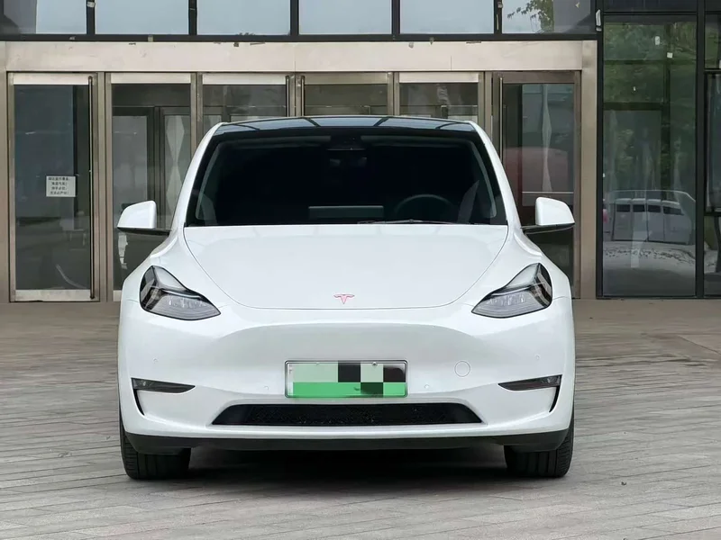 Tesla Model Y — фото 2