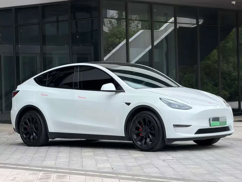 Tesla Model Y — фото 3