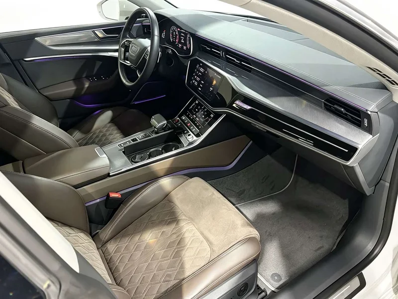 Audi A7L — фото 6