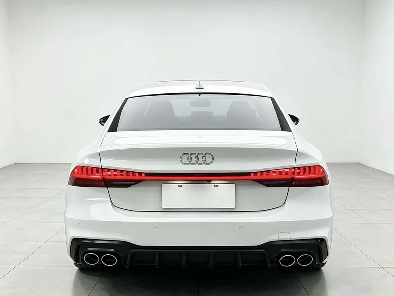 Audi A7L — фото 10