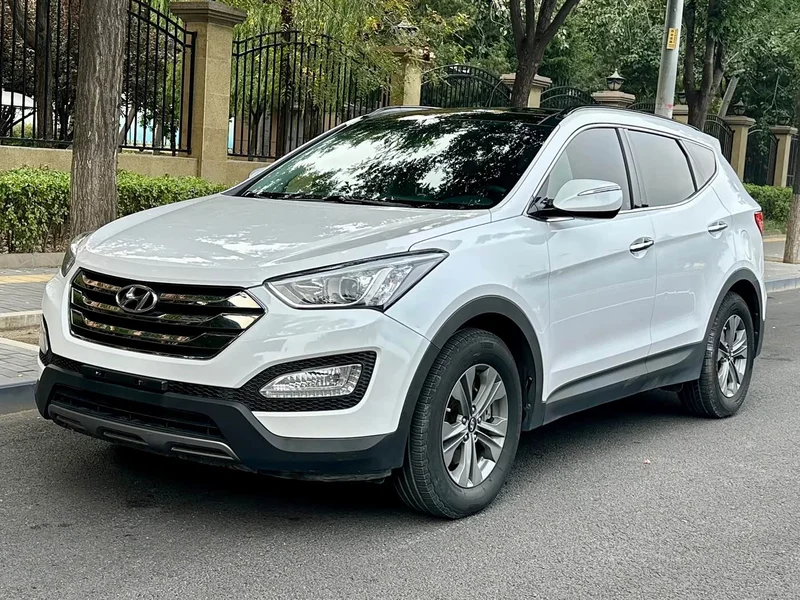 Hyundai Santa Fe — фото 1