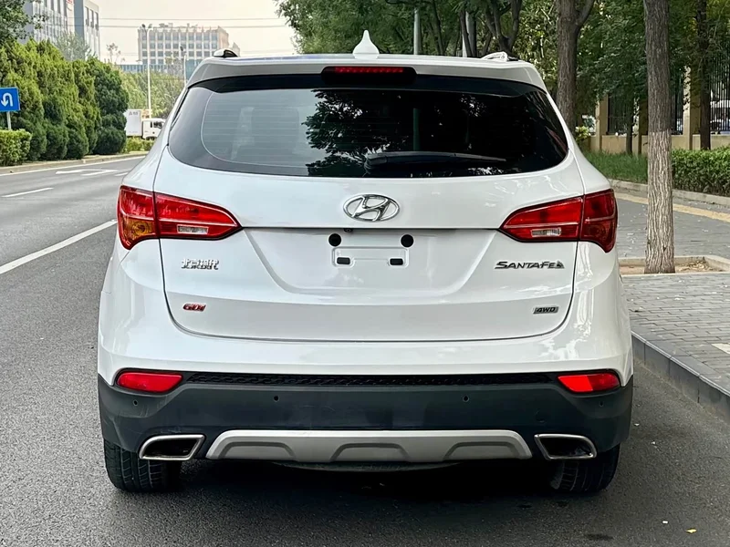 Hyundai Santa Fe — фото 15