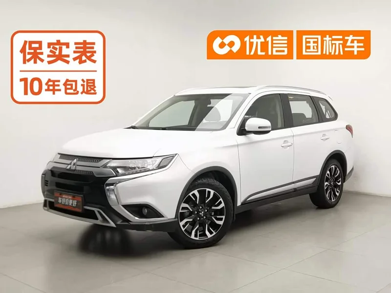 Mitsubishi Outlander — фото 1