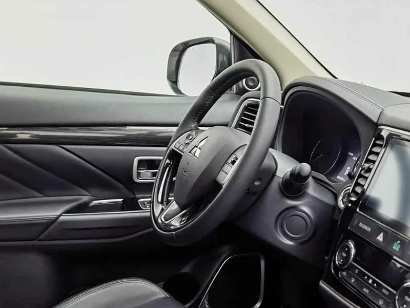 Mitsubishi Outlander — фото 22