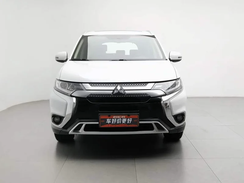 Mitsubishi Outlander — фото 3