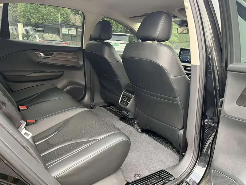 Hongqi E-QM5 — фото 17
