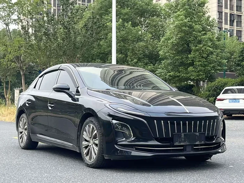 Hongqi E-QM5 — фото 3