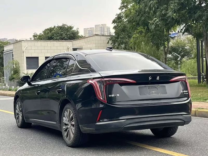 Hongqi E-QM5 — фото 4