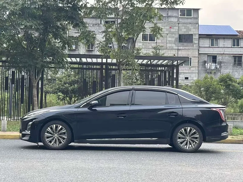 Hongqi E-QM5 — фото 7
