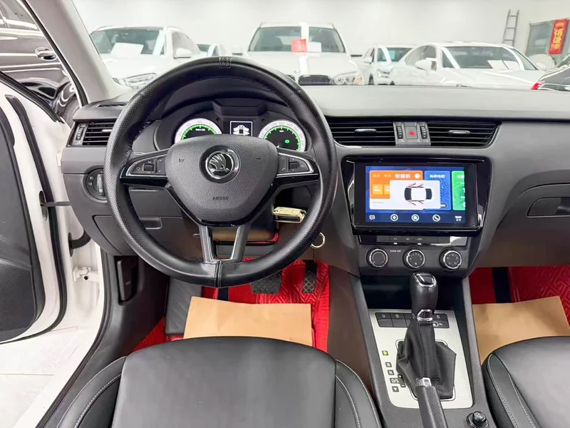 Volkswagen Octavia — фото 16