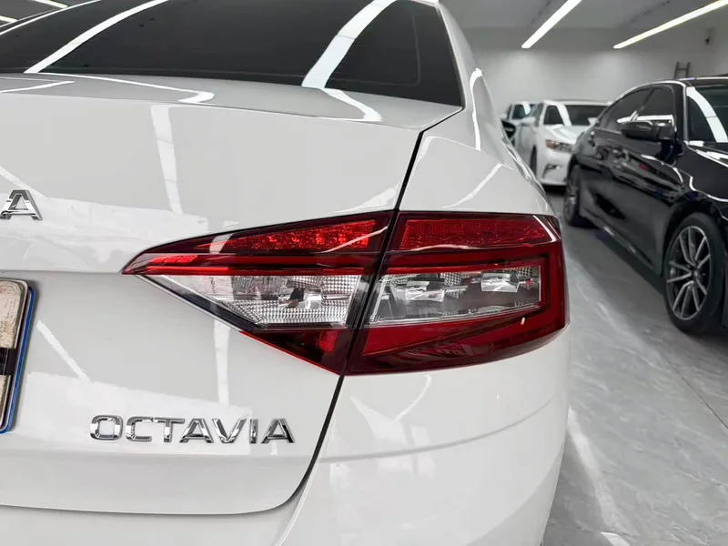 Volkswagen Octavia — фото 20