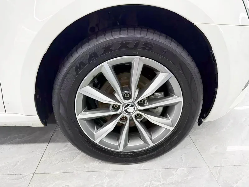 Volkswagen Octavia — фото 22