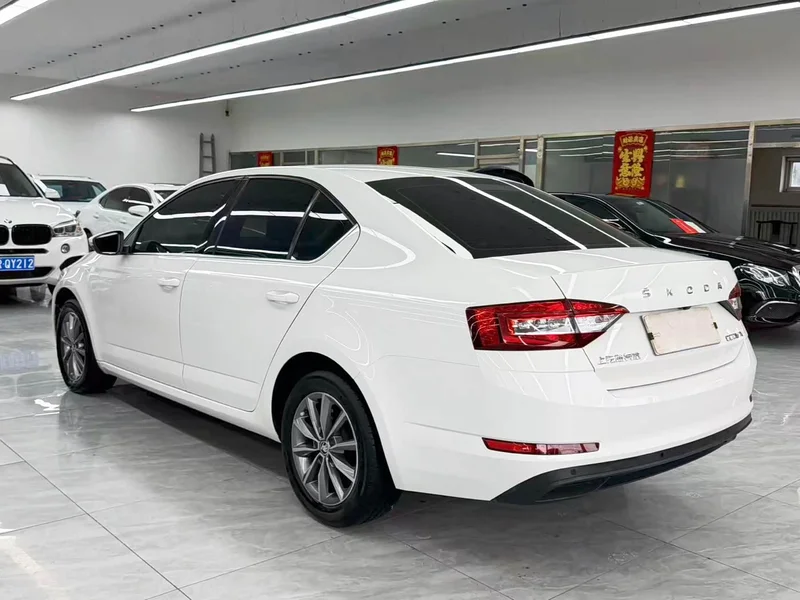 Volkswagen Octavia — фото 4
